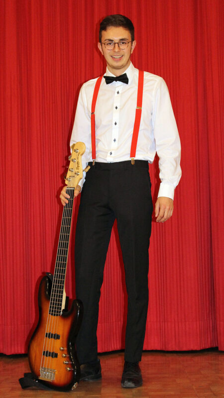 Lukas Wolz (Bass) Lukas Wolz